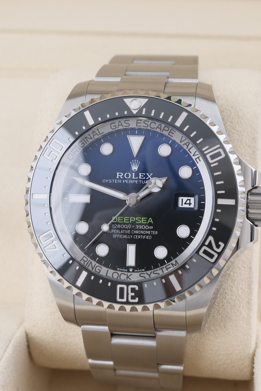 Sea-Dweller Deepsea 136660 Box + Papers