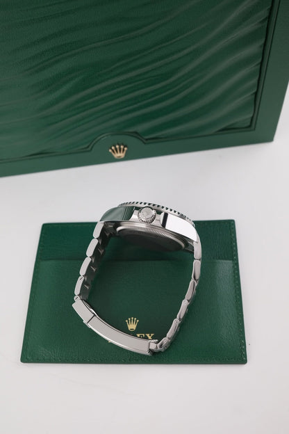 Sea-Dweller Deepsea 136660 Box + Papers