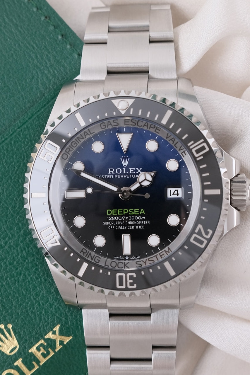 Sea-Dweller Deepsea 136660 Box + Papers