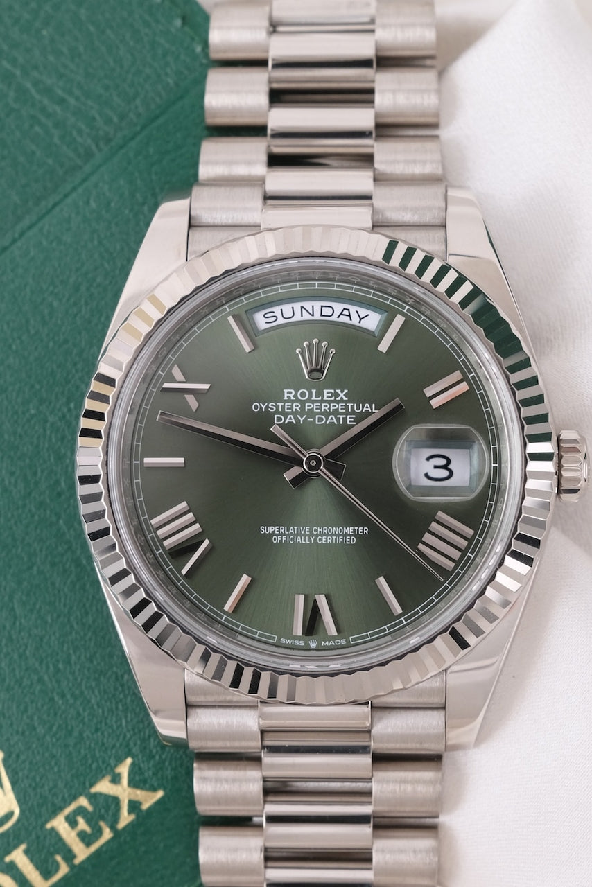 Day-Date 40 228239 Box + original Papers SERVICED Olive Dial 18k White Gold 2022